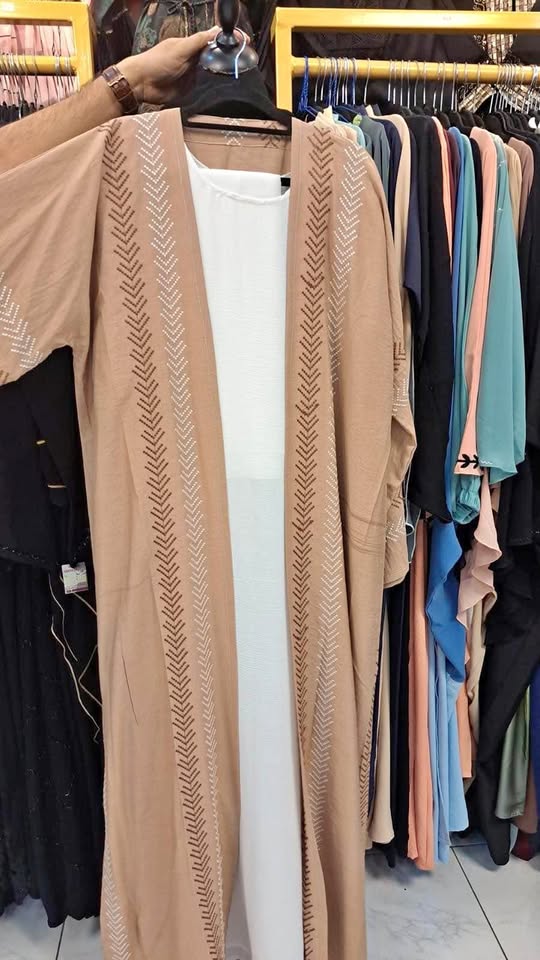 Exclusive Sale: Brand New Dubai Model Abayas – Available in All Sizes!